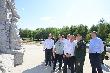 Губернатор Андрей Бочаров оценил ход работ по строительству памятника героям СВО